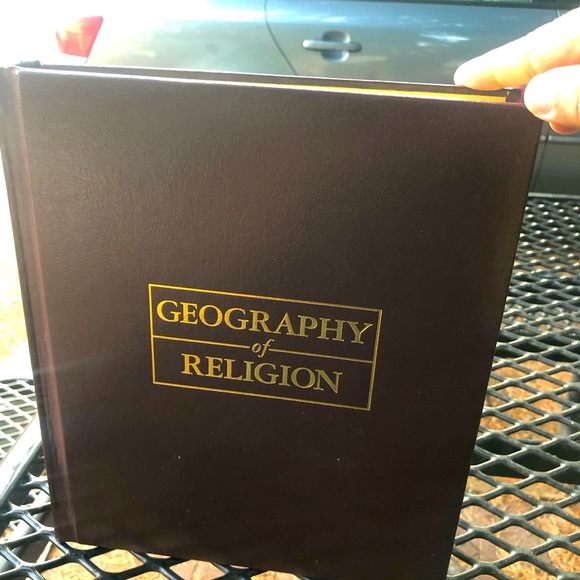 Special edition National Geographic  "Geography of Religion" - Picture 1 of 15